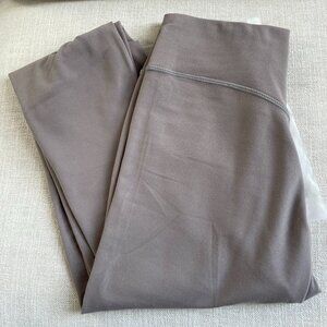 437 The V Legging / Clay Mask Size S (NWT)